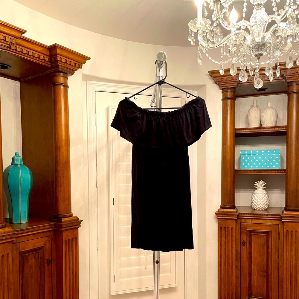 Abercrombie & Fitch - black off the shoulder dress